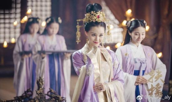 《扶搖》“壞女人”阿麗亞玩轉(zhuǎn)花樣自拍，華為nova3海報(bào)級自拍功不可沒
