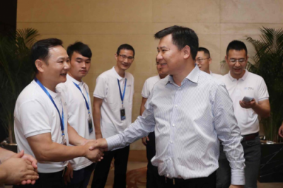 何為社會企業(yè)家？張近東：心系社會，以行踐言