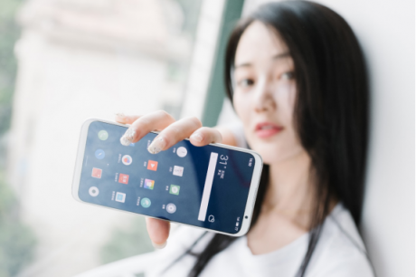 新一代iPhone手機又玩“擠牙膏”？網(wǎng)友：看看人家魅族16th
