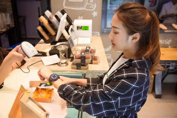 Apple Watch 4發(fā)布了，安卓手機(jī)用戶(hù)如何選擇呢？
