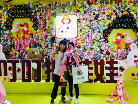 叮叮抓娃娃亮相GTI廣州展，美女娃娃機引爆全場