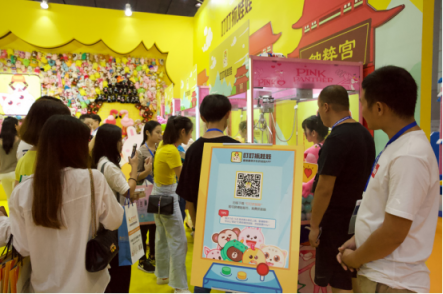 叮叮抓娃娃亮相GTI廣州展，美女娃娃機引爆全場