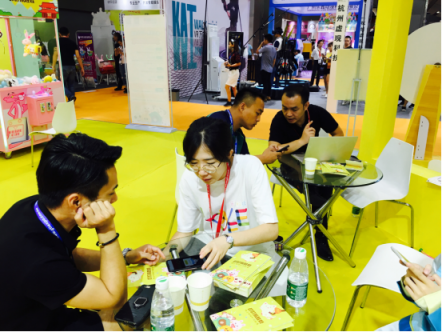 叮叮抓娃娃亮相GTI廣州展，美女娃娃機引爆全場