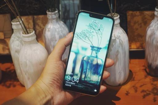 華為穩(wěn)了！麥芒7雙光束3D效果遠超金色iPhone