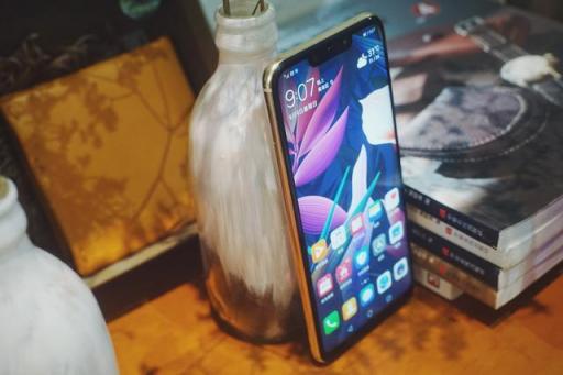 華為穩(wěn)了！麥芒7雙光束3D效果遠超金色iPhone