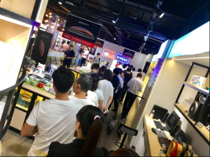 想第一時(shí)間秀出iPhone XS？來(lái)京東之家&京東專(zhuān)賣(mài)店就“購(gòu)”了！