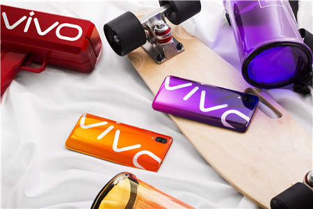 vivo LOGO PHONE新潮登場 展現(xiàn)別樣自我