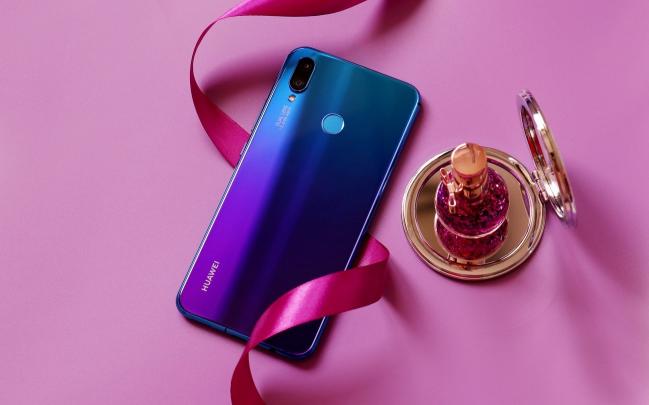 讓關(guān)曉彤閃耀時(shí)裝周的華為nova3i，現(xiàn)推出6GB+128GB版供你暢快爽玩