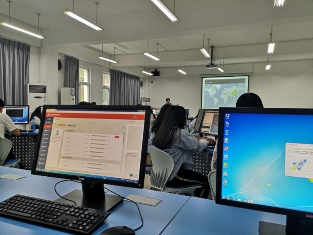 安博全國首個(gè)大數(shù)據(jù)實(shí)驗(yàn)室正式啟用 攜手高校培養(yǎng)未來數(shù)據(jù)專家