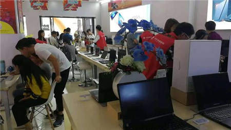 電腦城發(fā)展新契機！益陽及永州京東電腦數(shù)碼專賣店迎來正式開業(yè)