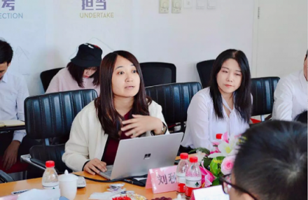 廣州新一代信息技術調(diào)研團蒞臨海云數(shù)據(jù)參觀指導