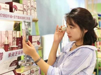 網(wǎng)店如火如荼的今天，植物醫(yī)生實體店為什么越開越好？