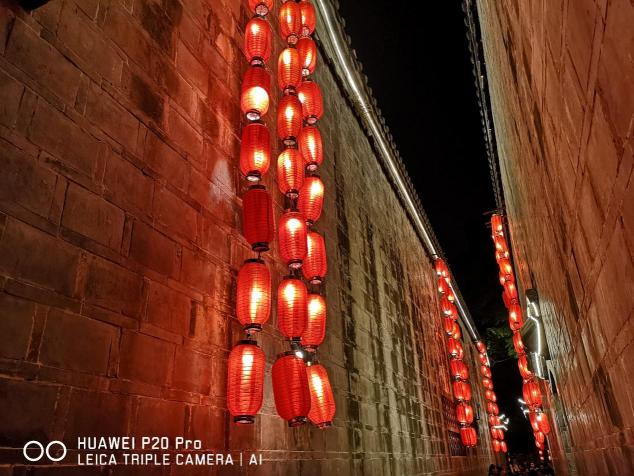 誰(shuí)是暗夜之王，華為P20 Pro和iPhone XS暗拍對(duì)比