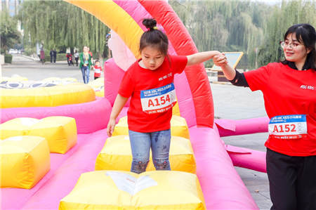 風靡美國的體適能訓練登陸古都西安，ABC KIDS小馬星球親子跑歡樂開跑