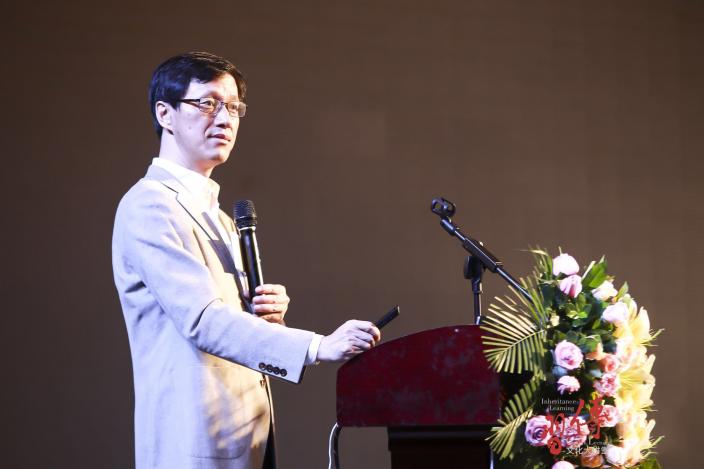 小朋友聆聽傳習講堂的照片刷爆朋友圈 簡一的魅力究竟在哪里？