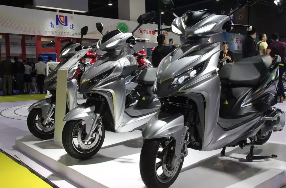 浙江展立馬電動(dòng)車“C道”出位，全新科技震撼全場
