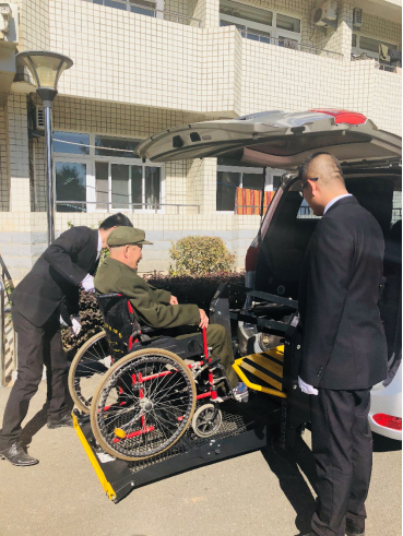 首汽約車重陽(yáng)節(jié)“愛(ài)心車隊(duì)”公益活動(dòng)花樣多?老人們紛紛點(diǎn)贊