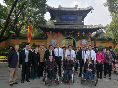 首汽約車重陽(yáng)節(jié)“愛(ài)心車隊(duì)”公益活動(dòng)花樣多?老人們紛紛點(diǎn)贊