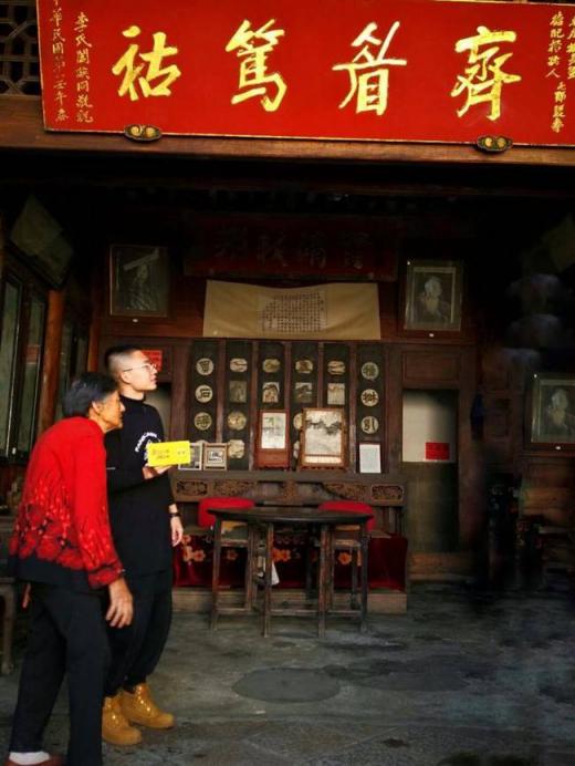 YY主播小樓走進(jìn)和順，體味別樣古鎮(zhèn)風(fēng)情