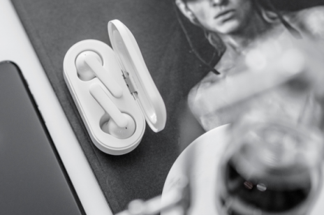 告別AirPods的單調色 TicPods Free給你多彩體驗