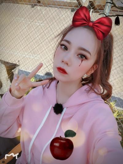 超越萌兔、宣儀公主，“黑化”后的火箭少女美圖秀秀大公開