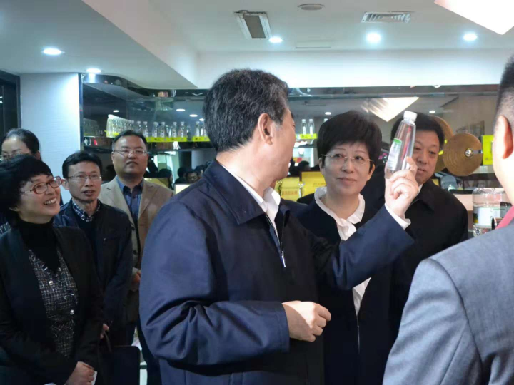 安徽省委常委、常務(wù)副省長鄧向陽、合肥市市長凌云一行蒞臨天地精華調(diào)研指導(dǎo)