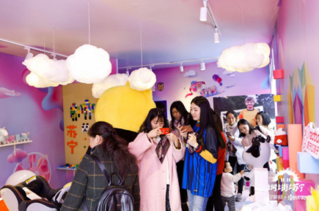 成都的街頭走一走，蘇寧潮玩街帶你開啟“逛買”模式