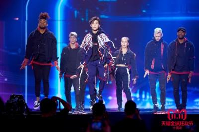 極挑紅、跑男藍(lán)上演世紀(jì)對(duì)決 天貓雙11狂歡夜收視率登頂