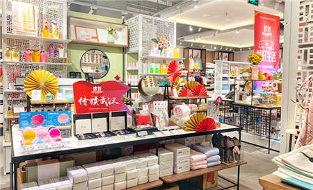 央視點贊曲美京東之家，打造11.11線下家居零售新地標