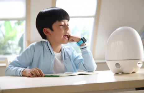 阿爾法蛋“背語文”上線 孩子一個人也能背課文！