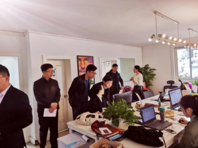 上海市靜安區(qū)委副書記顧云豪一行到訪YHOUSE悅會