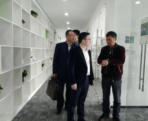日月昌集團(tuán)董事長盧明昌蒞臨上海溫州商會總部洽談交流