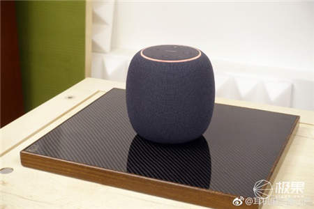 華為AI音箱，專業(yè)素養(yǎng)的調(diào)音，實(shí)用的智能家居控制中心