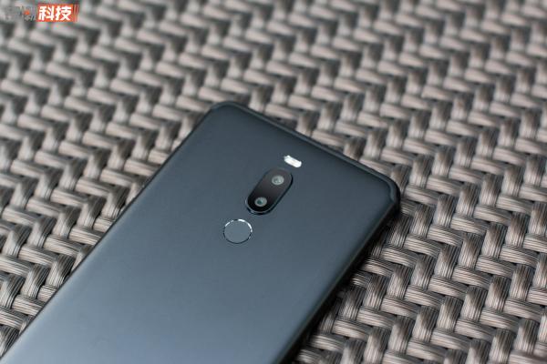 魅族 Note8評(píng)測(cè)：不隨主流的設(shè)計(jì)和穩(wěn)扎穩(wěn)打的升級(jí)