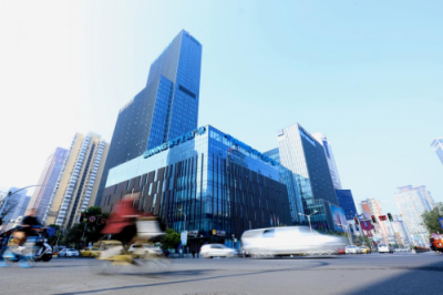 大浪淘沙終顯金，改革開放40年蘇寧乘風(fēng)破浪，與時(shí)代同行！
