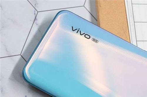 電池最大的5G手機：vivo Z6輕松解決游戲玩家的續(xù)航需求