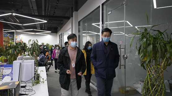 紅人裝復工復產(chǎn) 新城區(qū)區(qū)長王征走訪視察 送政策、解難題、促發(fā)展