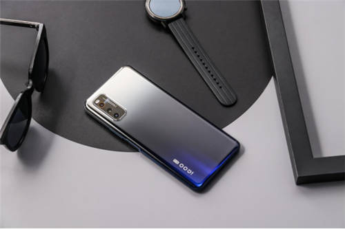5G手機(jī)哪款性價(jià)比高？打破價(jià)格堅(jiān)冰，iQOO Neo3實(shí)力入圍