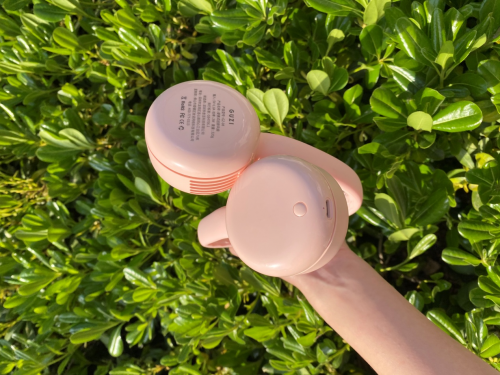 寶媽們都愛(ài)的掛脖風(fēng)扇，解決夏日納涼降溫難題