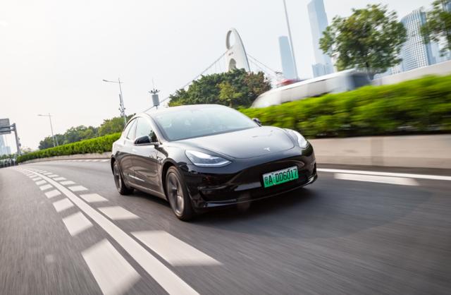小鵬P7高調(diào)上市，國產(chǎn)特斯拉Model 3的對手終于來了?