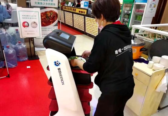 公筷公勺、無接觸配送正在成為餐飲行業(yè)“新食尚”