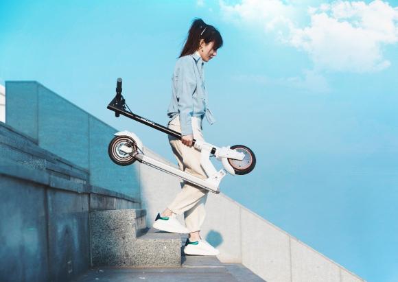 低碳出行新方式！探究聯(lián)想智能滑板車M2銷量飆升的真正原因