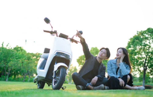 官宣！國(guó)民媳婦海清將在5.20上演“賣(mài)車(chē)”首秀