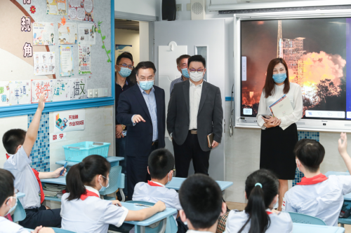 戴森通過(guò)上海市教委向六所中小學(xué)捐贈(zèng)空氣凈化風(fēng)扇，為學(xué)生返校保駕護(hù)航