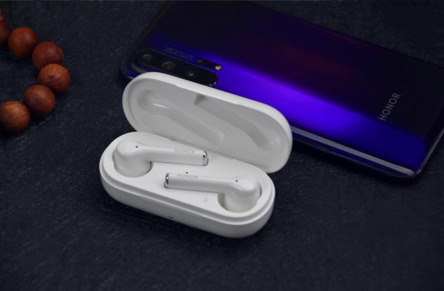 無(wú)線(xiàn)耳機(jī)再升級(jí) 降噪音質(zhì)兼可得
