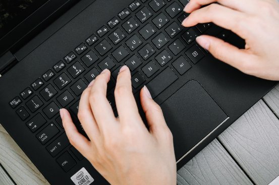 東芝 dynabook 國(guó)行版正式開(kāi)啟預(yù)售，萬(wàn)元市場(chǎng)超耐打