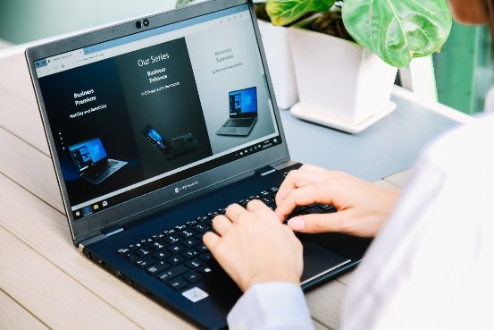 東芝 dynabook 國(guó)行版正式開(kāi)啟預(yù)售，萬(wàn)元市場(chǎng)超耐打