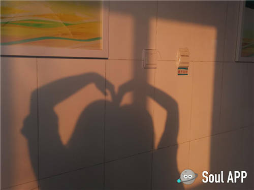 如何完美開啟2020下半場？Soul青年用合影治愈孤獨