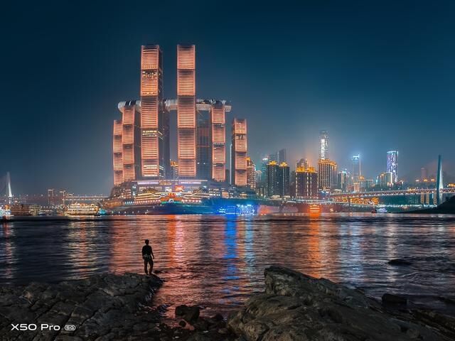 專業(yè)影像旗艦帶來震撼體驗(yàn) vivo X50 Pro搭載超穩(wěn)微云臺技術(shù)