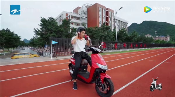 《奔跑吧》沙溢、韓東君騎臺(tái)鈴虎賁，上演賽事級(jí)“飆車大戲”